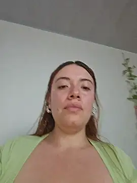 Snapshot of valery_mora chatting on October 2025 05:11:02 PM valery mora online show from October 2025 05:11:02 PM