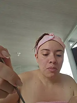 Snapshot of valery_mora chatting on October 2025 04:44:02 PM valery mora online show from October 2025 04:44:02 PM