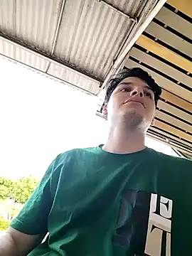 Snapshot of _Ottis_ chatting on October 2025 09:23:01 PM Ottis online show from October 2025 09:23:01 PM