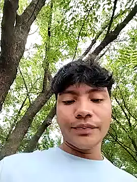 Snapshot of _Ottis_ chatting on October 2025 08:28:01 PM Ottis online show from October 2025 08:28:01 PM