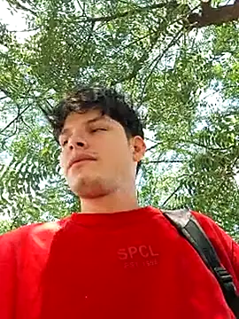 Snapshot of _Ottis_ chatting on October 2025 03:46:02 PM Ottis online show from October 2025 03:46:02 PM