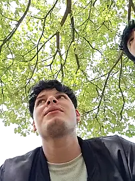 Snapshot of _Ottis_ chatting on October 2025 05:24:02 PM Ottis online show from October 2025 05:24:02 PM