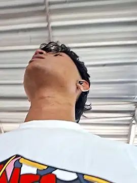 Snapshot of _Ottis_ chatting on October 2025 04:47:01 PM Ottis online show from October 2025 04:47:01 PM