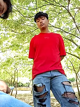 Snapshot of _Ottis_ chatting on November 2025 07:16:02 PM Ottis online show from November 2025 07:16:02 PM