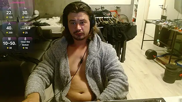 DanishStarF online show from September 2025 02:33:01 AM