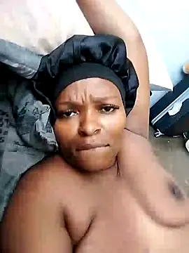 Snapshot of lovelyassbitch chatting on January 2025 01:22:01 PM lovelyassbitch online show from January 2025 01:22:01 PM