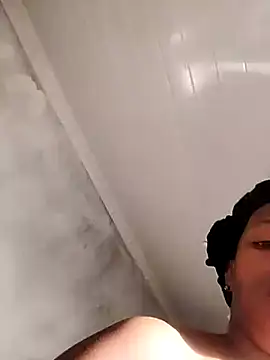 Snapshot of lovelyassbitch chatting on February 2025 06:02:01 AM lovelyassbitch online show from February 2025 06:02:01 AM