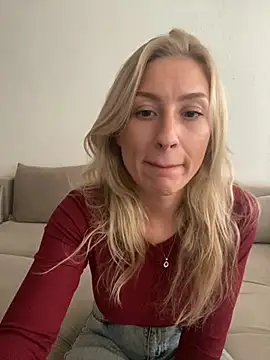 Snapshot of belle98 chatting on October 2025 04:25:02 PM belle98 online show from October 2025 04:25:02 PM