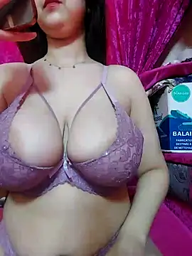 Snapshot of LoNa-daloua chatting on January 2025 10:19:01 AM LoNa-daloua online show from January 2025 10:19:01 AM