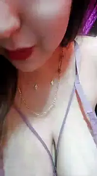 Snapshot of LoNa-daloua chatting on February 2025 11:06:01 PM LoNa-daloua online show from February 2025 11:06:01 PM