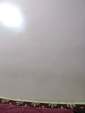 Snapshot of LoNa-daloua chatting on October 2025 10:43:02 PM LoNa-daloua online show from October 2025 10:43:02 PM