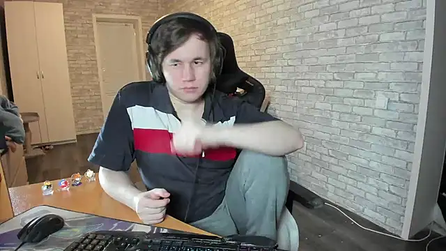 iliaskrislove online show from March 2025 04:58:02 PM