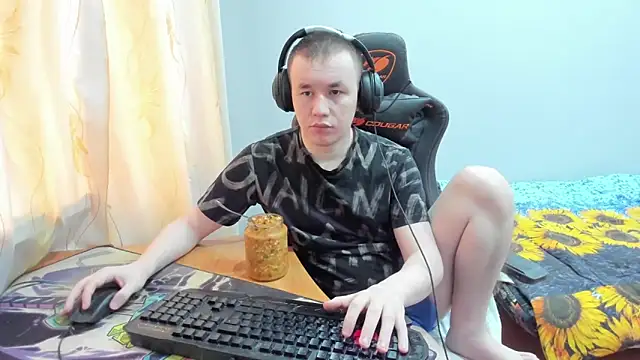 iliaskrislove online show from October 2025 12:36:02 PM