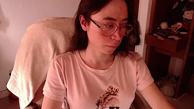 Snapshot of emily_pearl_ chatting on November 2025 08:19:01 PM emily pearl online show from November 2025 08:19:01 PM