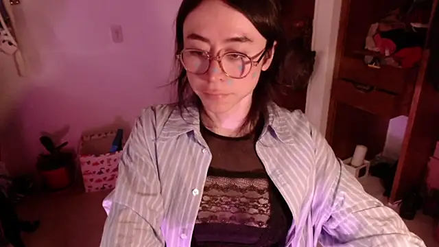 Snapshot of emily_pearl_ chatting on November 2025 07:12:01 PM emily pearl online show from November 2025 07:12:01 PM