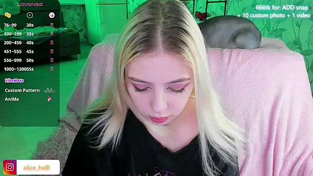 Alice Halle online show from December 2024 08:26:02 PM