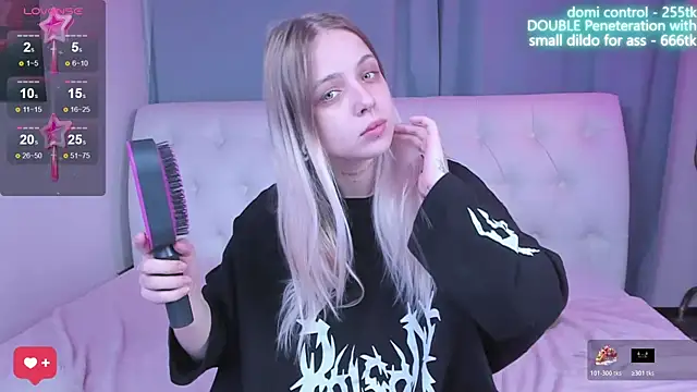 Alice Halle online show from October 2025 11:05:01 AM