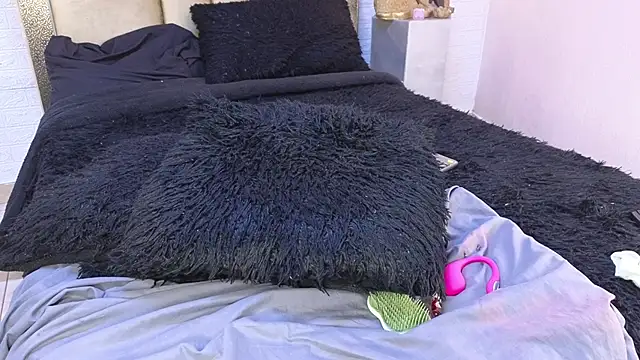 Snapshot of ximenawilliamss chatting on November 2025 11:22:02 AM ximenawilliamss online show from November 2025 11:22:02 AM