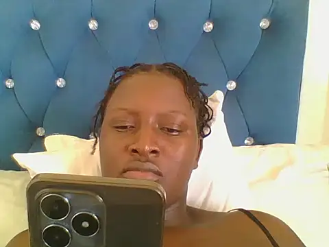 Snapshot of Heavy_ass chatting on September 2025 06:13:02 AM Heavy ass online show from September 2025 06:13:02 AM