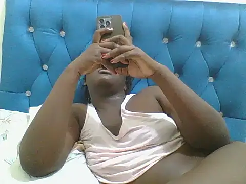 Snapshot of Heavy_ass chatting on November 2025 11:43:01 PM Heavy ass online show from November 2025 11:43:01 PM