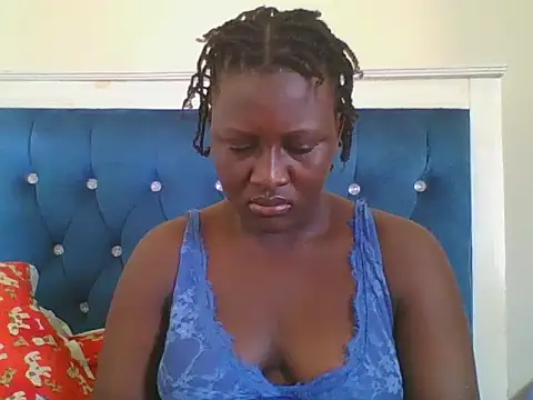 Snapshot of Heavy_ass chatting on December 2025 04:17:02 AM Heavy ass online show from December 2025 04:17:02 AM