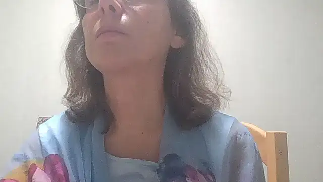 Snapshot of HollyJewel chatting on September 2025 03:06:01 PM HollyJewel online show from September 2025 03:06:01 PM