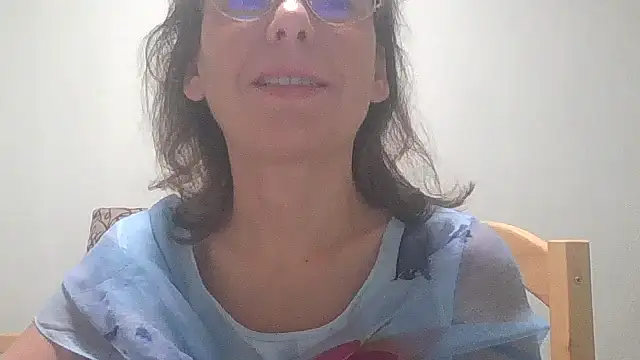 Snapshot of HollyJewel chatting on September 2025 05:18:02 PM HollyJewel online show from September 2025 05:18:02 PM