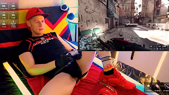 Snapshot of Fuc71 chatting on October 2025 06:52:01 PM Fuc71 online show from October 2025 06:52:01 PM