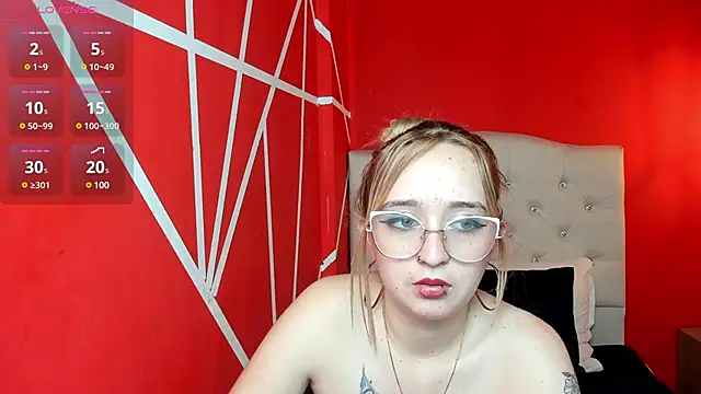 Liaroberts1 online show from December 2024 06:14:01 PM