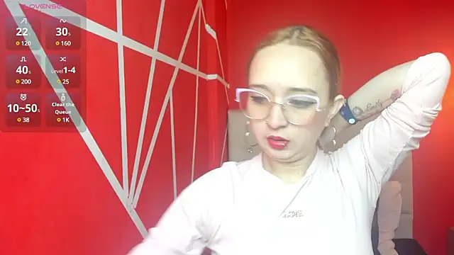 Liaroberts1 online show from December 2024 12:12:02 PM
