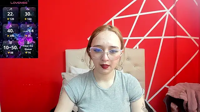 Liaroberts1 online show from December 2024 12:08:02 PM