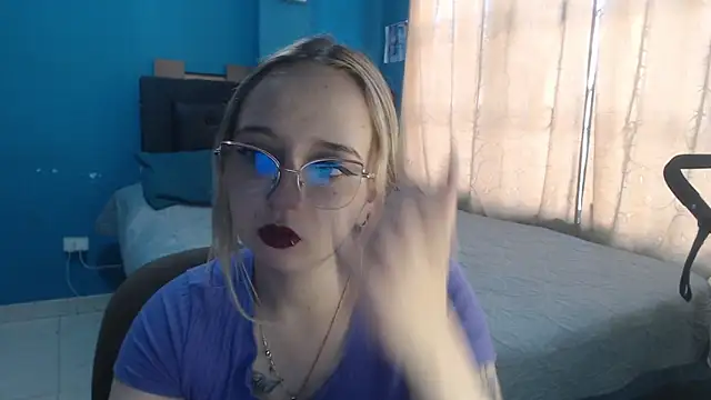 Snapshot of Liaroberts1 chatting on October 2025 11:54:02 AM Liaroberts1 online show from October 2025 11:54:02 AM