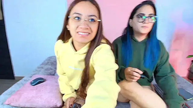 Jules n Gia online show from September 2025 10:20:02 AM