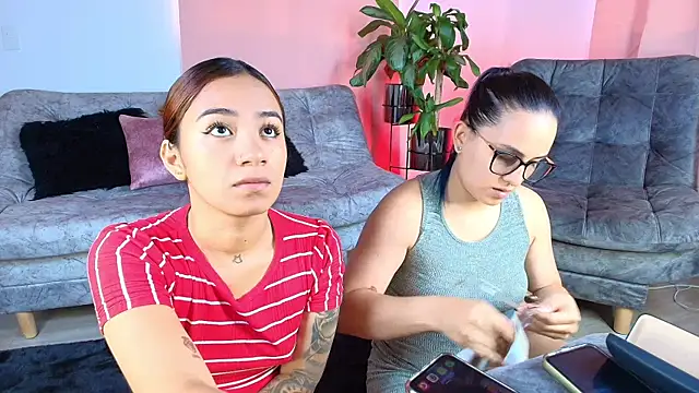 Jules n Gia online show from October 2025 02:40:02 PM