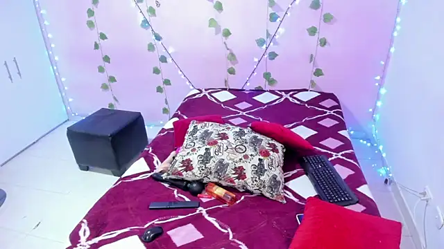 Snapshot of ambersmitx chatting on December 2024 01:49:01 PM ambersmitx online show from December 2024 01:49:01 PM