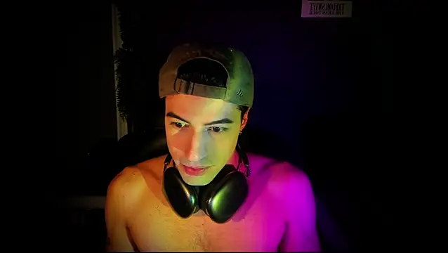 Snapshot of newjeff chatting on October 2025 05:43:02 PM newjeff online show from October 2025 05:43:02 PM