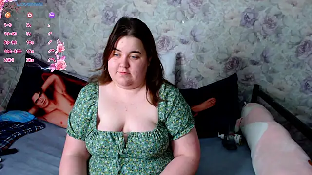 Estelle Hicks online show from December 2024 06:21:01 PM