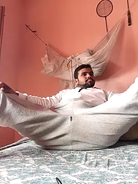 MeFeellove online show from November 2025 09:08:02 AM