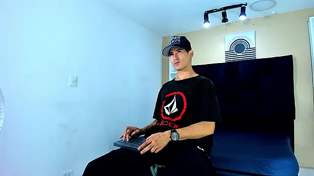 Snapshot of Jhonn_Rhyss chatting on December 2024 02:36:02 AM Jhonn Rhyss online show from December 2024 02:36:02 AM