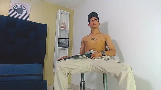 Snapshot of Jhonn_Rhyss chatting on January 2025 08:03:02 PM Jhonn Rhyss online show from January 2025 08:03:02 PM