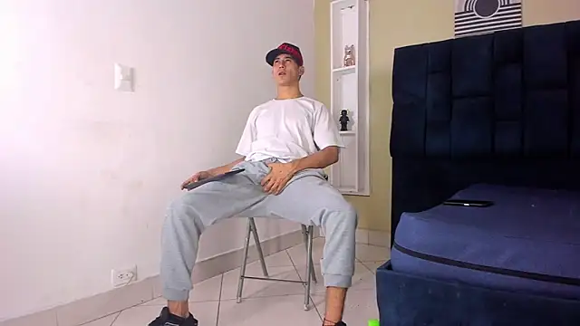 Snapshot of Jhonn_Rhyss chatting on January 2025 02:21:02 AM Jhonn Rhyss online show from January 2025 02:21:02 AM