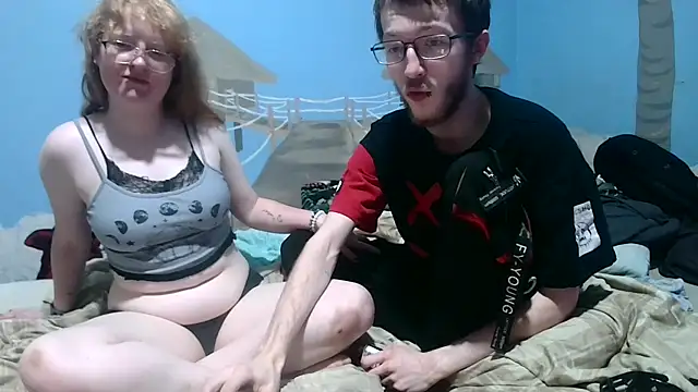 Snapshot of redandwolf chatting on October 2025 06:44:01 AM redandwolf online show from October 2025 06:44:01 AM