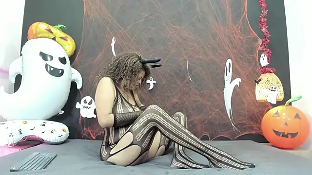 Snapshot of Luna_smit08 chatting on October 2025 03:46:02 PM Luna smit08 online show from October 2025 03:46:02 PM