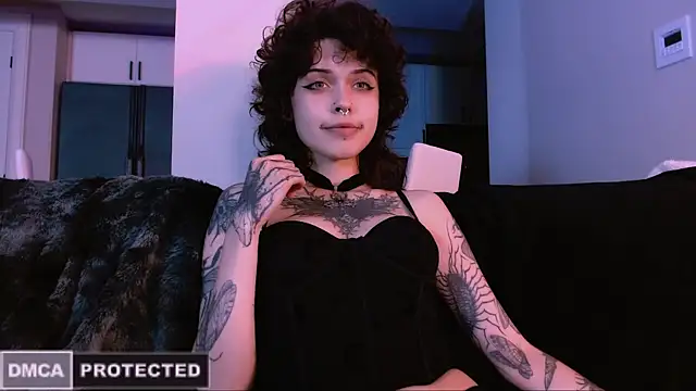 Snapshot of NaughtyLittleFox chatting on October 2025 04:34:01 AM NaughtyLittleFox online show from October 2025 04:34:01 AM