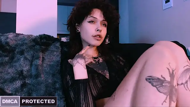 Snapshot of NaughtyLittleFox chatting on October 2025 05:20:02 AM NaughtyLittleFox online show from October 2025 05:20:02 AM