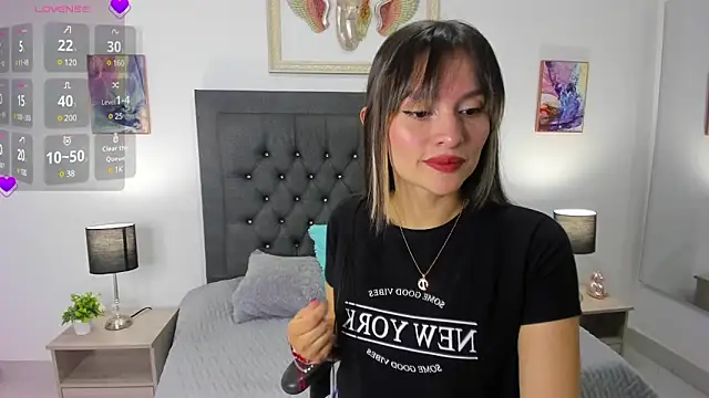 Snapshot of manu_lara chatting on March 2025 12:09:01 PM manu lara online show from March 2025 12:09:01 PM