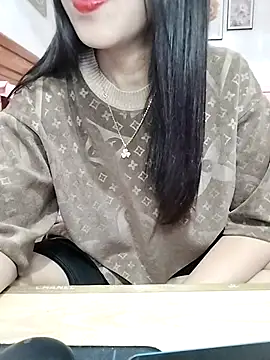 Snapshot of cream1299 chatting on October 2025 01:27:02 AM cream1299 online show from October 2025 01:27:02 AM