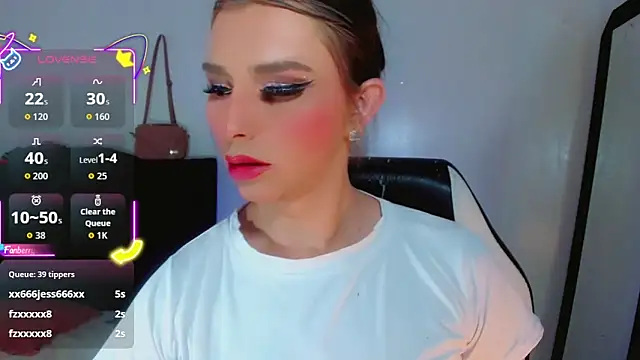 Snapshot of la_ratona_1 chatting on October 2025 05:21:02 PM la ratona 1 online show from October 2025 05:21:02 PM