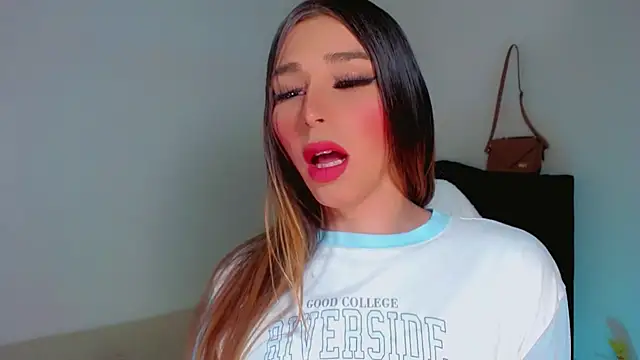 Snapshot of la_ratona_1 chatting on October 2025 04:50:01 PM la ratona 1 online show from October 2025 04:50:01 PM