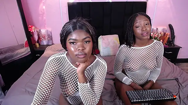 Nicole Colette  online show from September 2025 04:07:01 PM